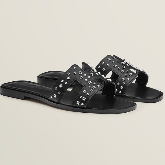 AUTHENTIC HERMÈS ORAN SANDALS - Picture 2 of 16